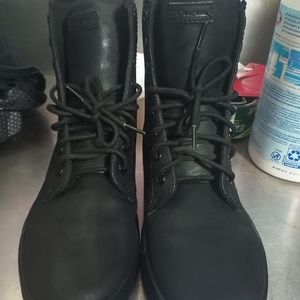 Dr martens Sheridan black leather casual tie down boots